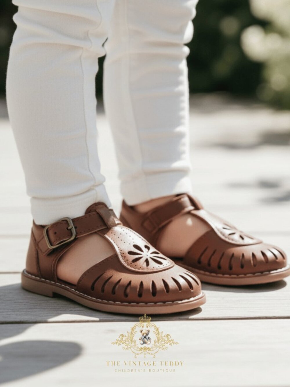 NWT Cute Girls Daisy Cutout T-Strap Sandals Children's Shoes Choco Brown 13.5